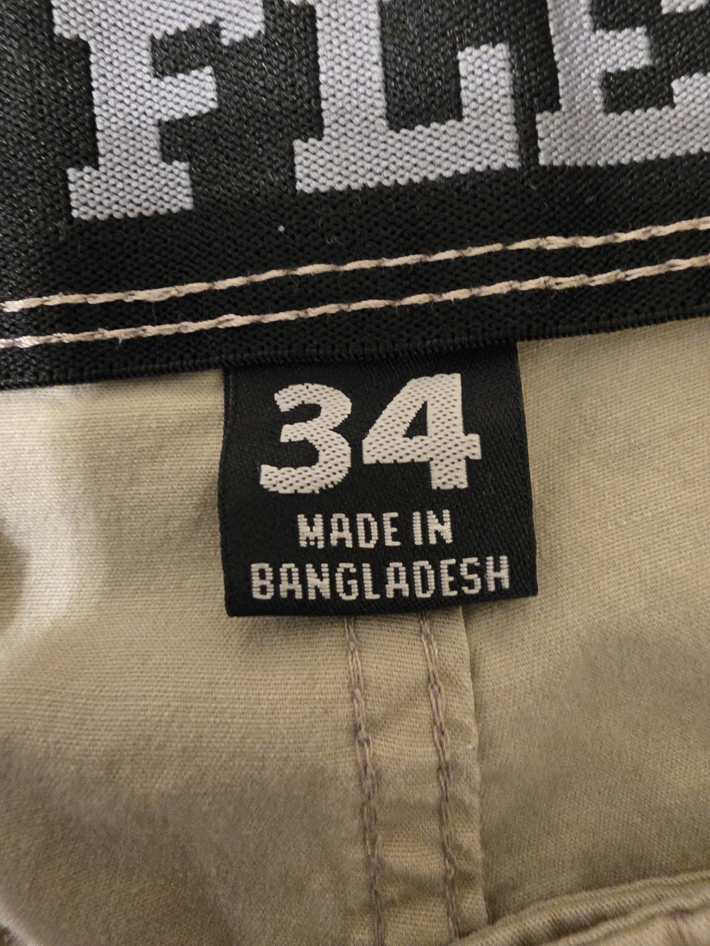 Men's Beige Cargo Shorts - Relaxed Fit - Picture 4 of 5